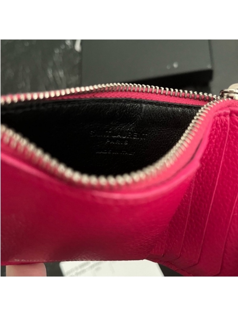 YSL PARIS
FRAGMENTS CARD CASE - Picture 14 of 15